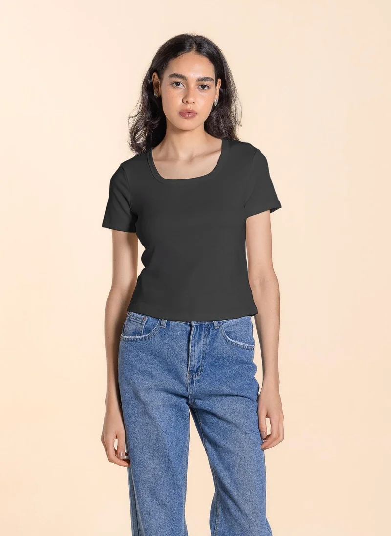 SHAPES WIDE NECK BASIC T-SHIRT